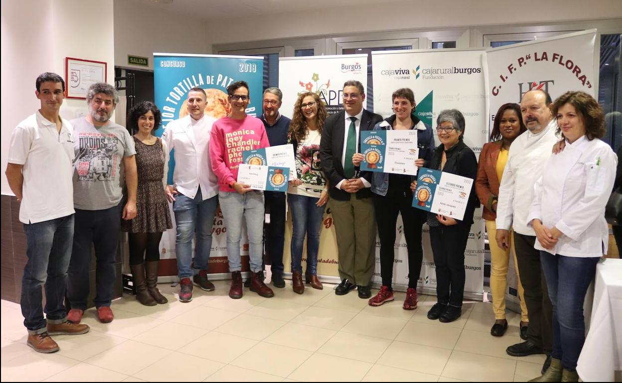 Imagen del jurado y ganadores del certamen