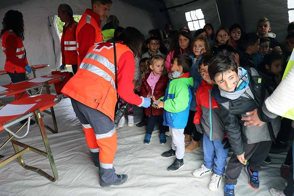 Fotos: Imágenes del simulacro de accidente de transporte escolar