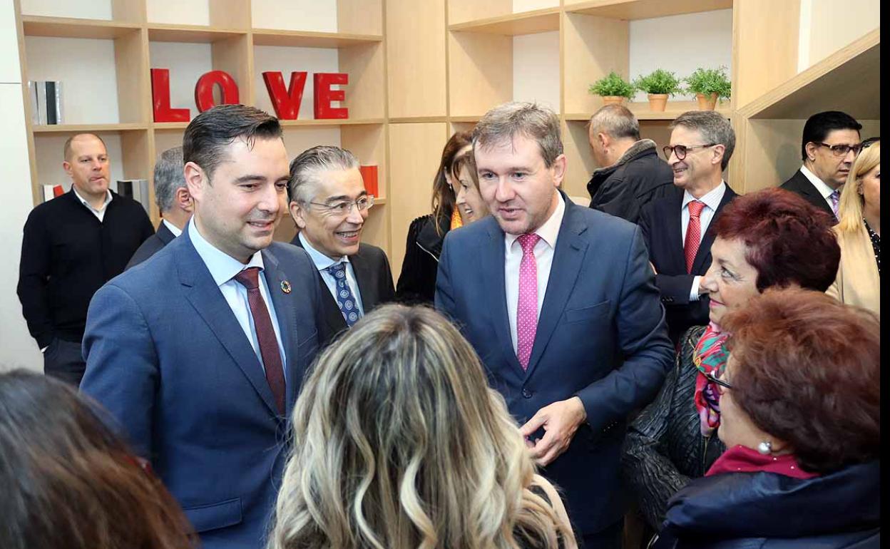 De la Rosa no ha sido el único político que se ha acercado al acto de la asociación Las Calzadas