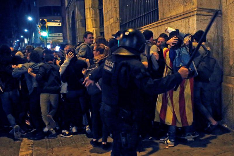 Fotos: La violencia vuelve a las calles de Barcelona