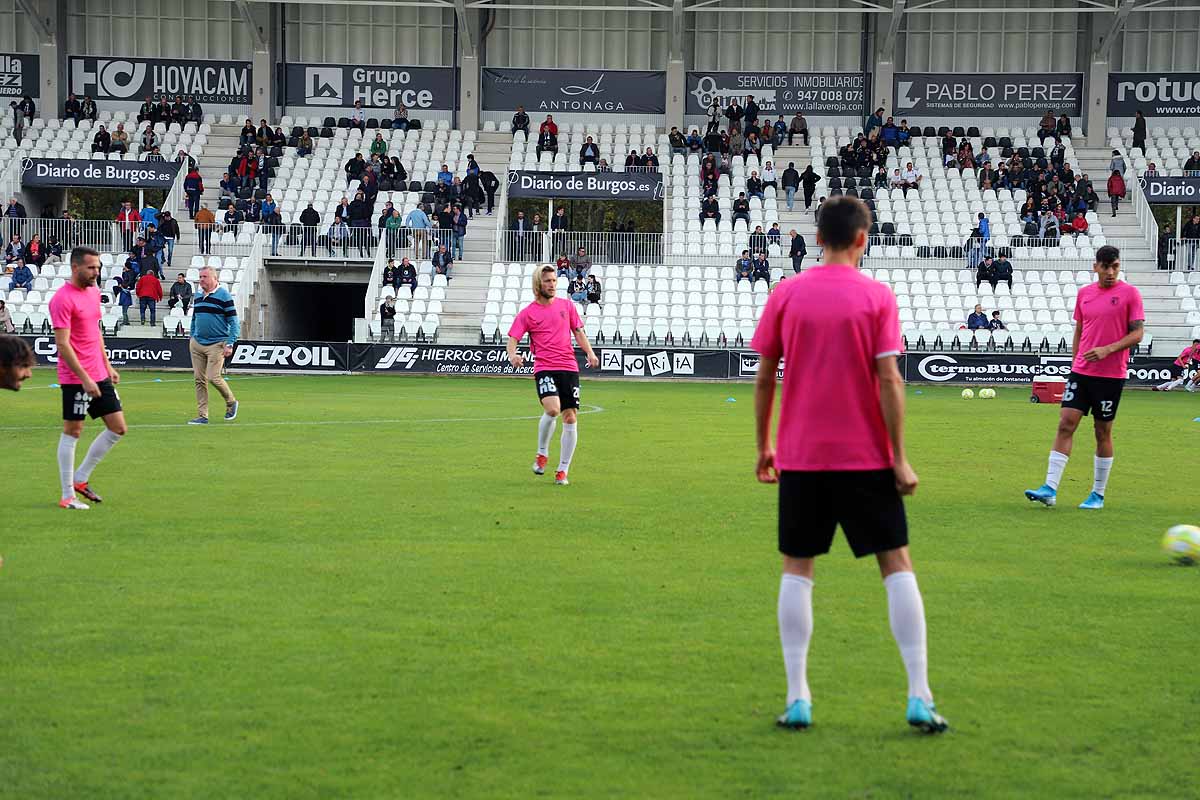 Los blanquinegros han perdido en casa contra la Sociedad Deportiva Amorebieta | Pisculichi encajó el único gol para los locales (1-2) | El Plantío recibió con emoción y homenajes a Mikel Saizar que regresaba a la que fue su portería durante dos temporadas). 