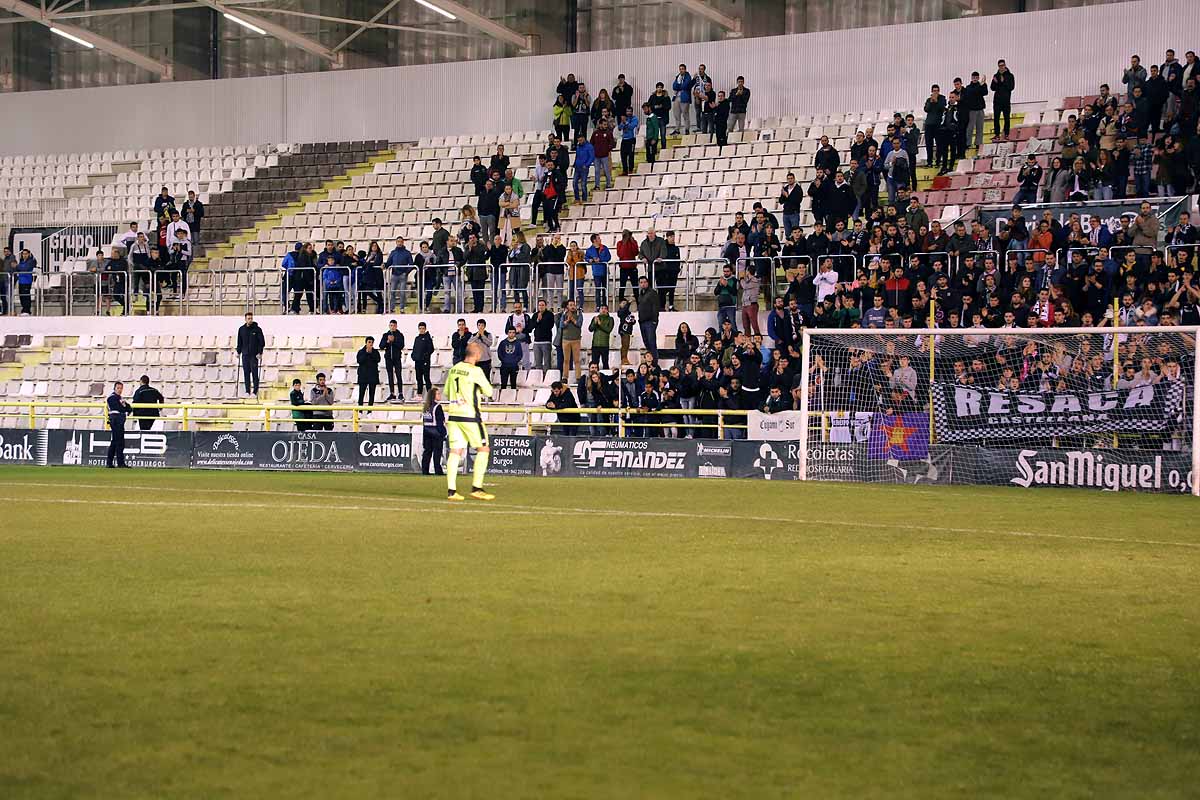 Los blanquinegros han perdido en casa contra la Sociedad Deportiva Amorebieta | Pisculichi encajó el único gol para los locales (1-2) | El Plantío recibió con emoción y homenajes a Mikel Saizar que regresaba a la que fue su portería durante dos temporadas). 