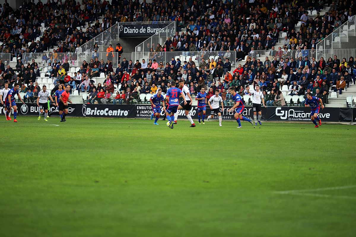 Los blanquinegros han perdido en casa contra la Sociedad Deportiva Amorebieta | Pisculichi encajó el único gol para los locales (1-2) | El Plantío recibió con emoción y homenajes a Mikel Saizar que regresaba a la que fue su portería durante dos temporadas). 