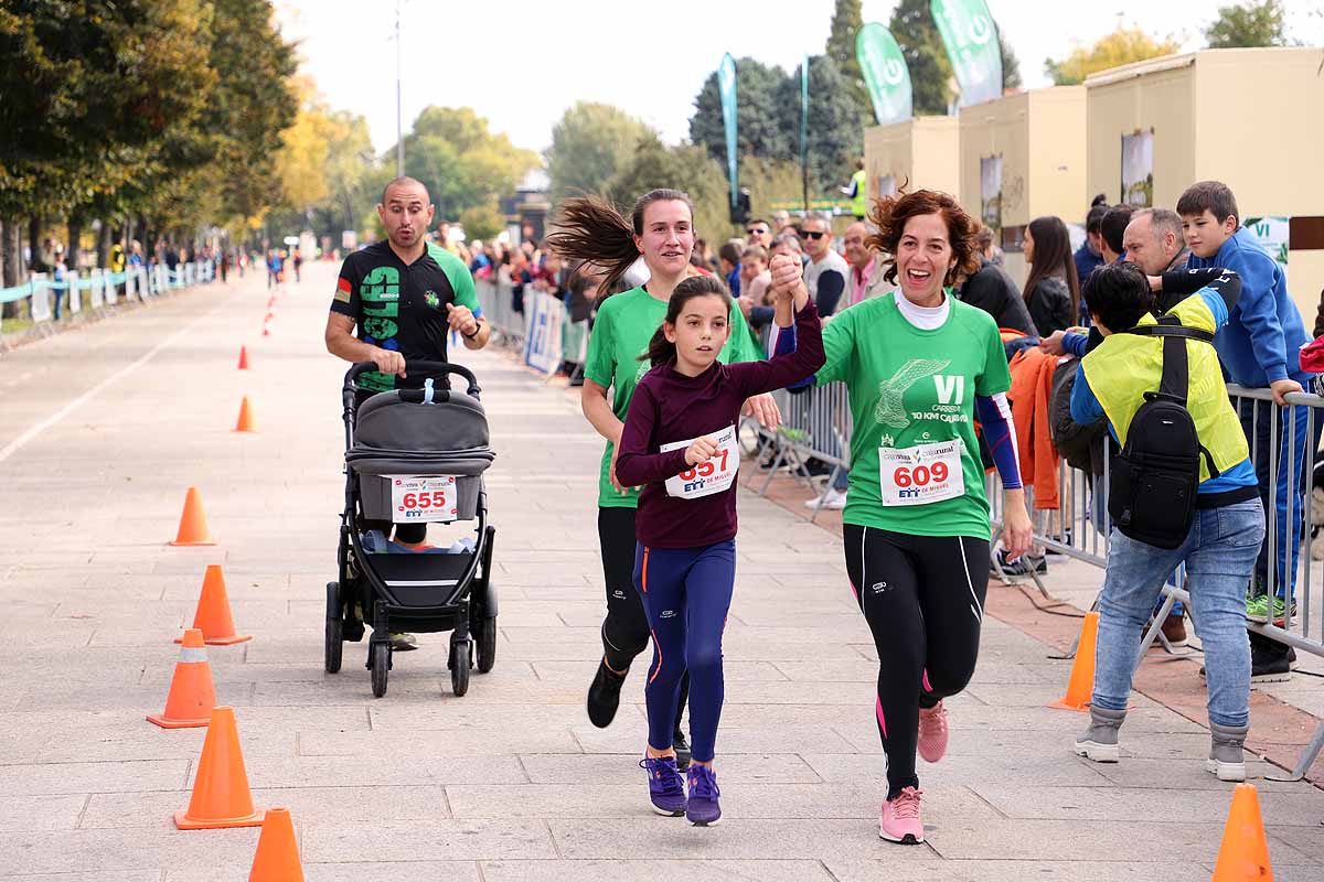 Dani Arce y Lidia Campo han sido los vencedores en la prueba de 10 kilómetros que ha recorridos las calles burgaleses. 