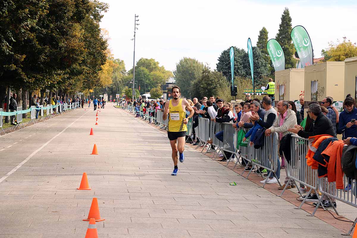 Dani Arce y Lidia Campo han sido los vencedores en la prueba de 10 kilómetros que ha recorridos las calles burgaleses. 