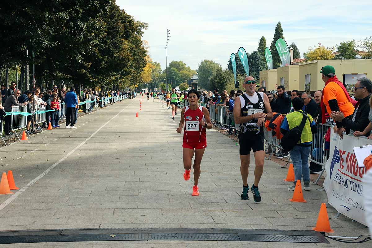 Dani Arce y Lidia Campo han sido los vencedores en la prueba de 10 kilómetros que ha recorridos las calles burgaleses. 