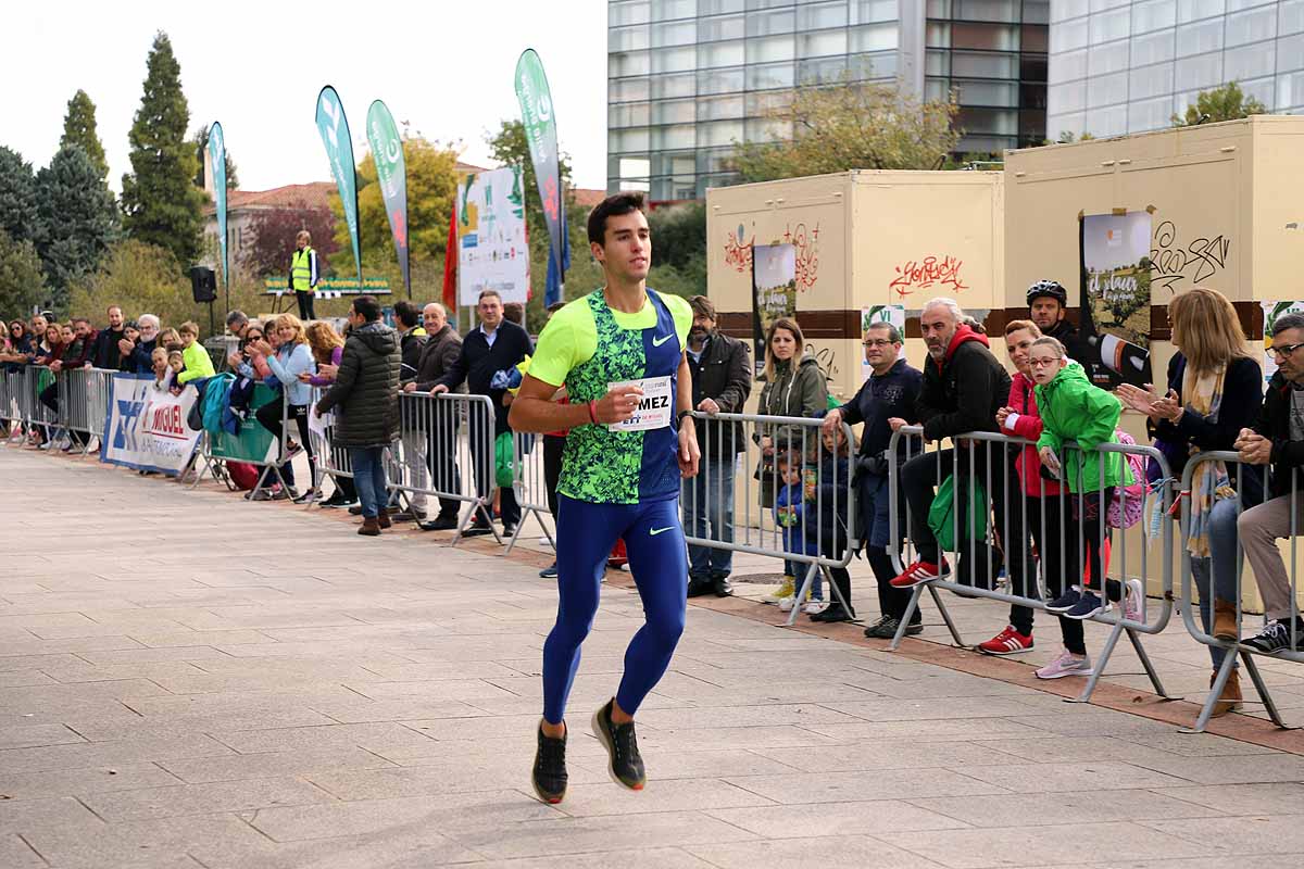 Dani Arce y Lidia Campo han sido los vencedores en la prueba de 10 kilómetros que ha recorridos las calles burgaleses. 