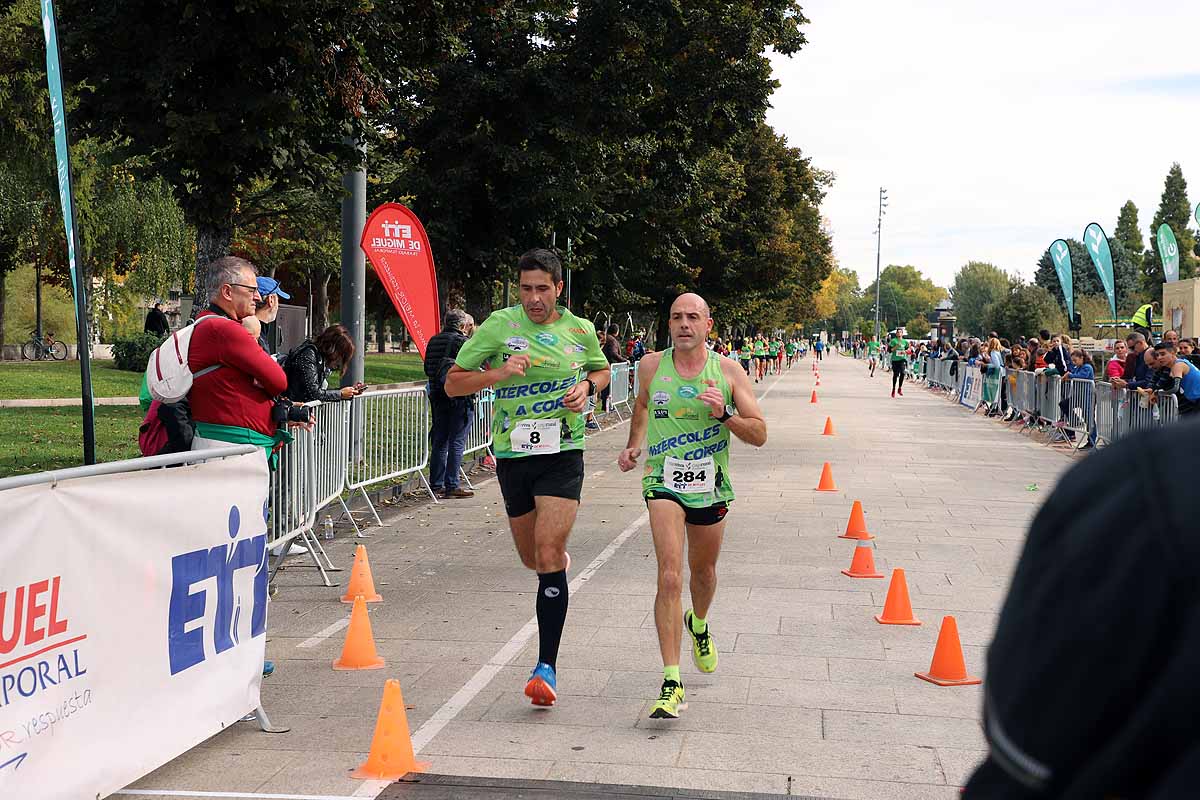 Dani Arce y Lidia Campo han sido los vencedores en la prueba de 10 kilómetros que ha recorridos las calles burgaleses. 