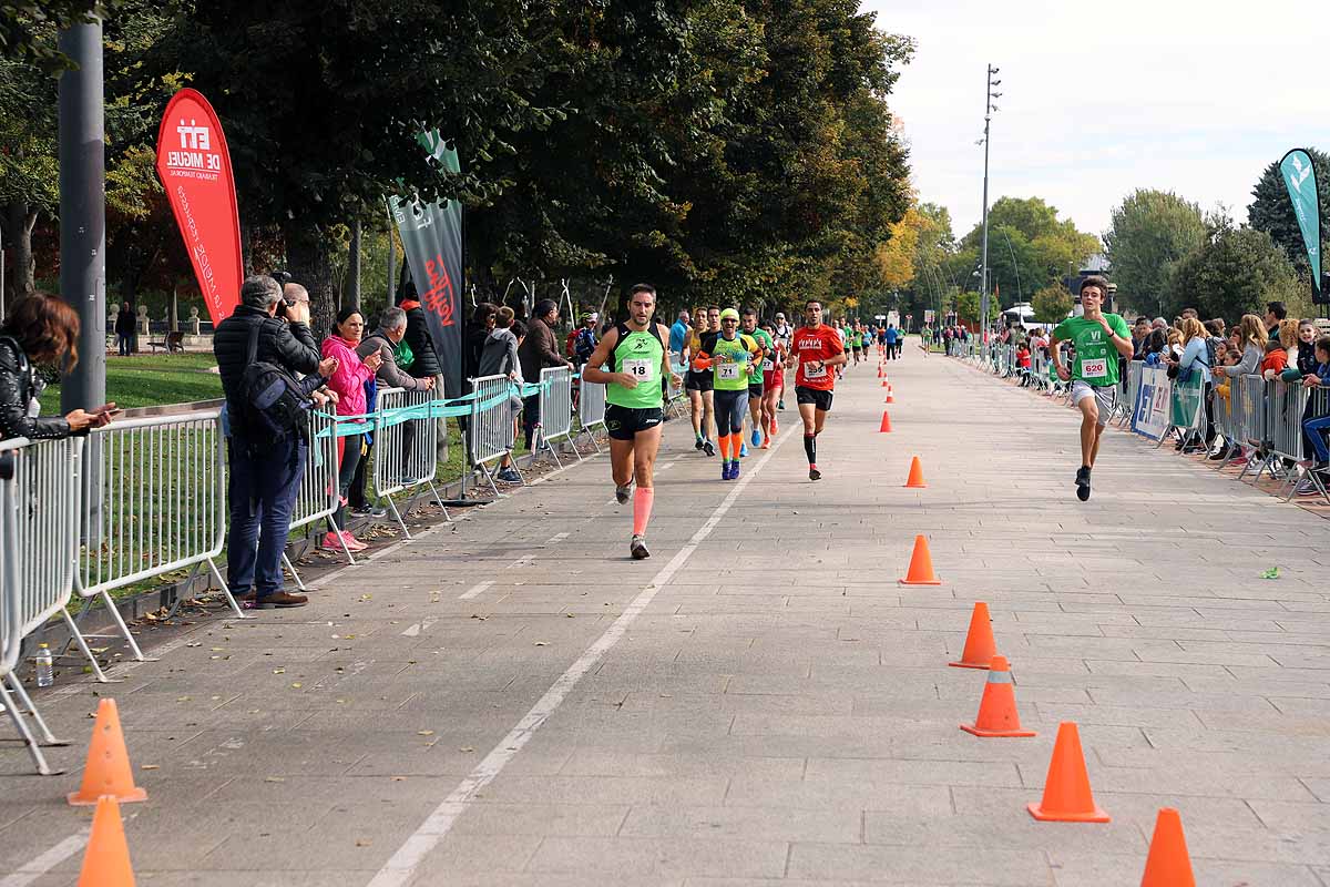 Dani Arce y Lidia Campo han sido los vencedores en la prueba de 10 kilómetros que ha recorridos las calles burgaleses. 