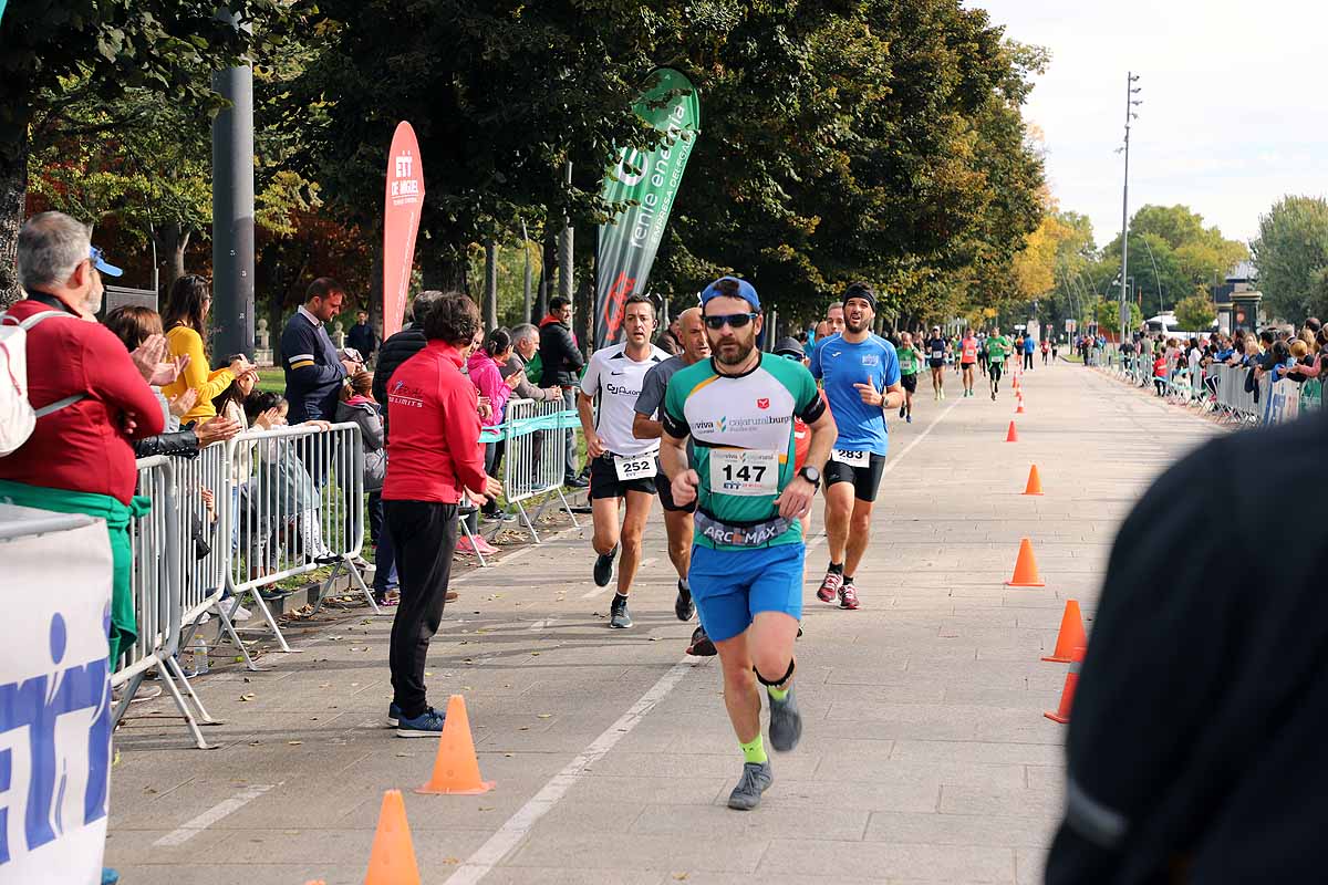 Dani Arce y Lidia Campo han sido los vencedores en la prueba de 10 kilómetros que ha recorridos las calles burgaleses. 