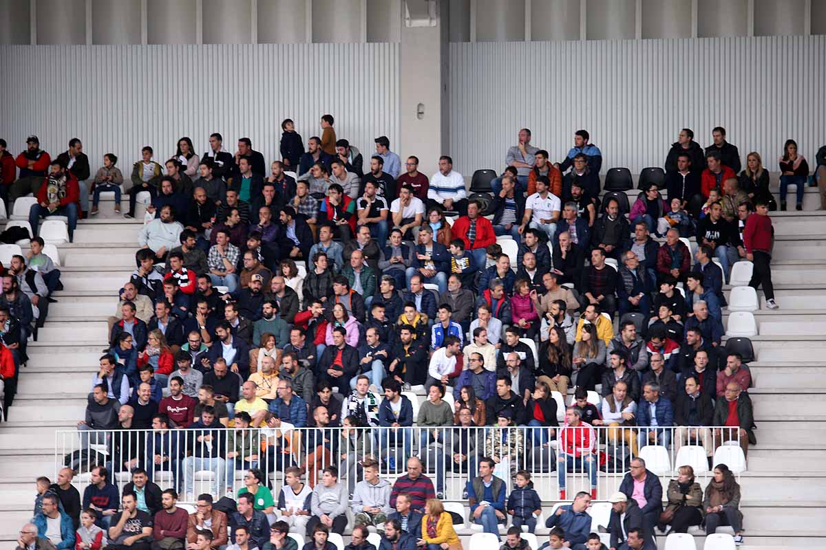 Las gradas de El Plantío no pudieron presenciar una victoria de su equipo esta tarde. 