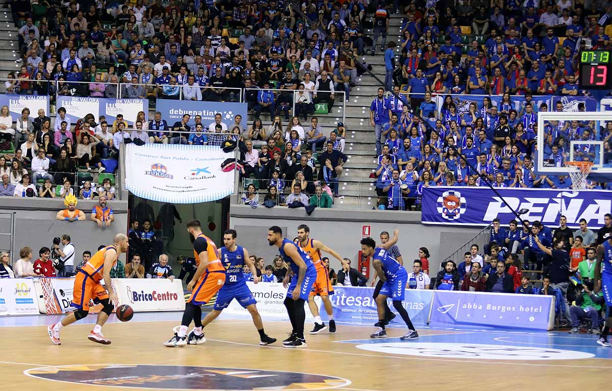 Imágenes del encuentro entre el San Pablo Burgos y el Valencia Basket en el Coliseum. 