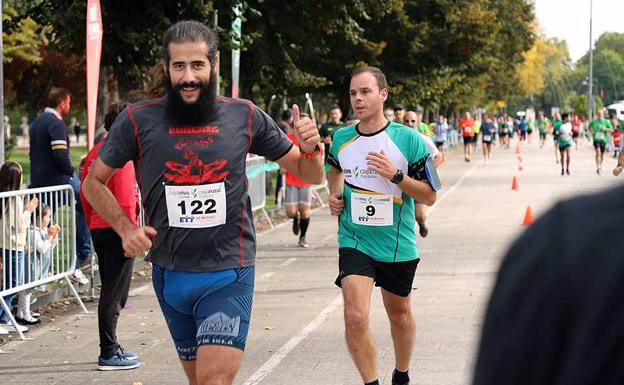 Galería. Estos son los más de 400 corredores que han participado en la Carrera Popular 10 km Cajaviva.