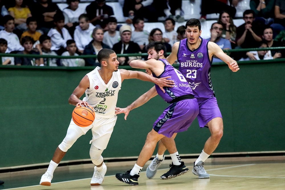 El San Pablo Burgos dispuso de la última posesión para igualar el duelo al final pero no consiguió forzar la prórroga. 