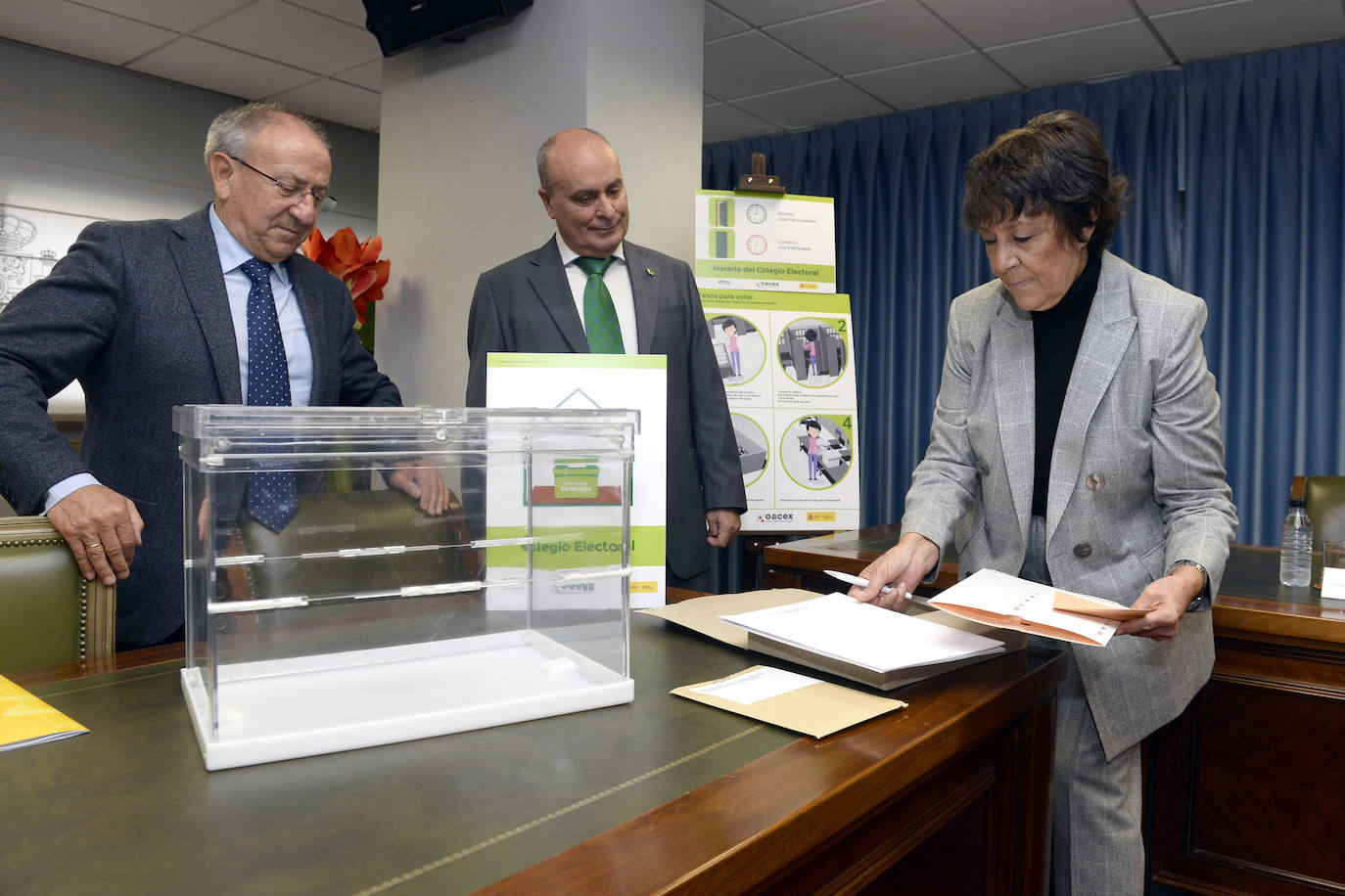 La delegada del Gobierno en Castilla y León, Mercedes Martín, informa sobre el dispositivo de medios personales y materiales y la infraestructura institucional prevista por la Delegación del Gobierno para las elecciones generales del próximo 10 de noviembre