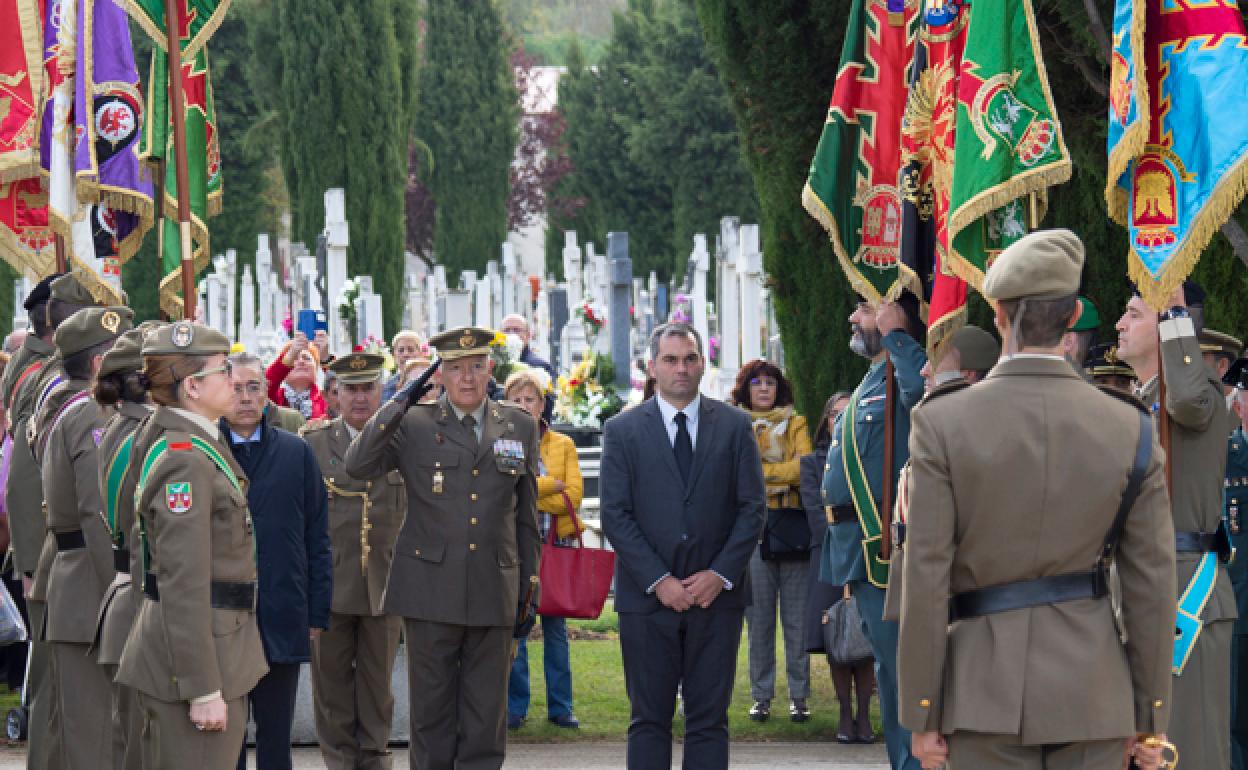 Acto de homenaje de las Fuerzas Armadas a sus difuntos. 