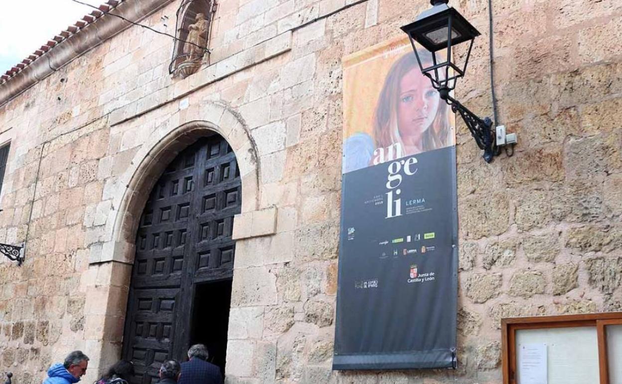 Entrada a una de las sedes de Angeli la exposición de Las Edades del Hombre de Lerma. 