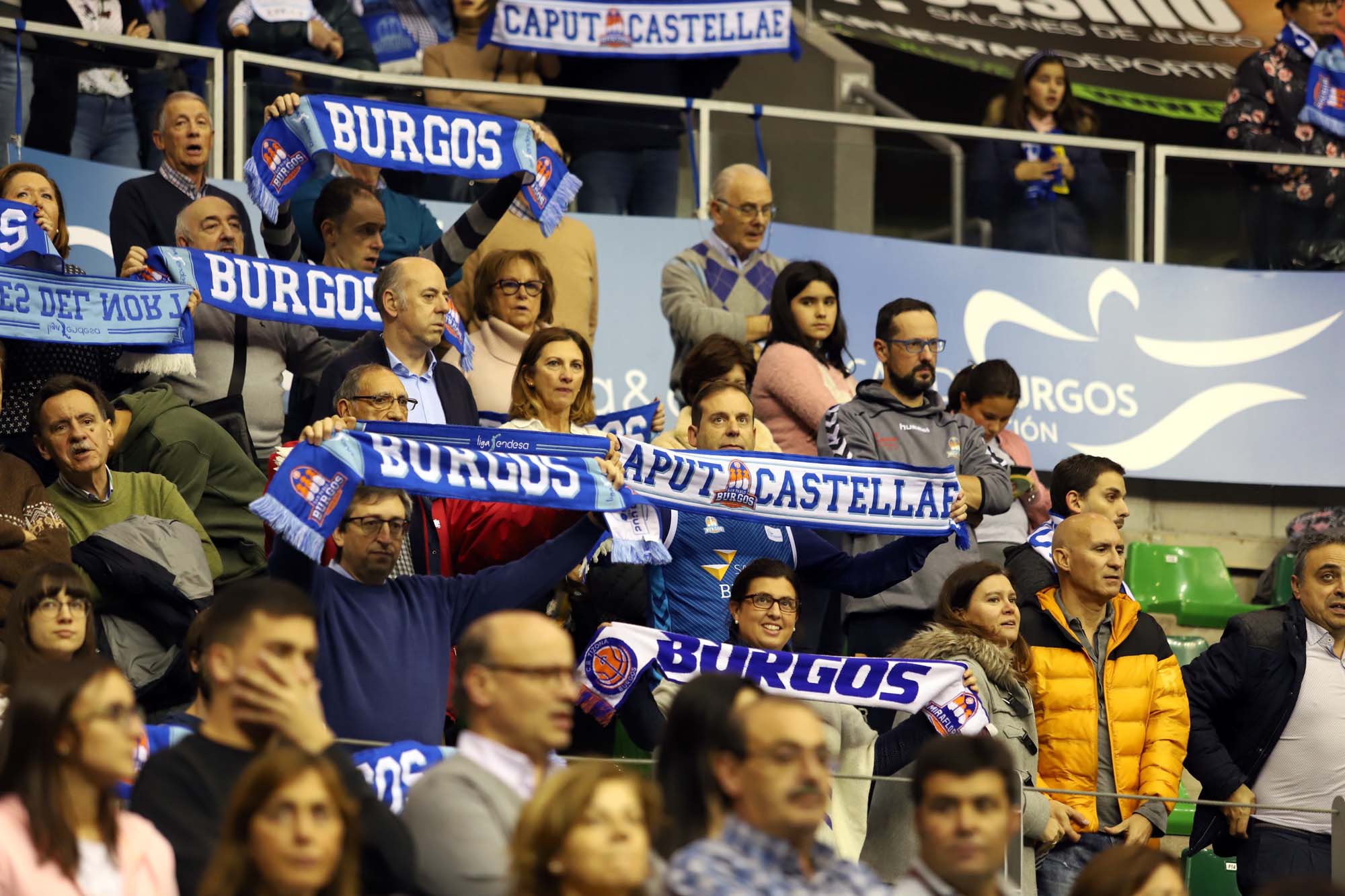 Fotos: La afición vuelve a responder a la llamada del San Pablo