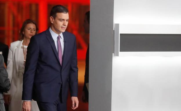 El incendio catalán presiona a Sánchez y agrieta a la derecha