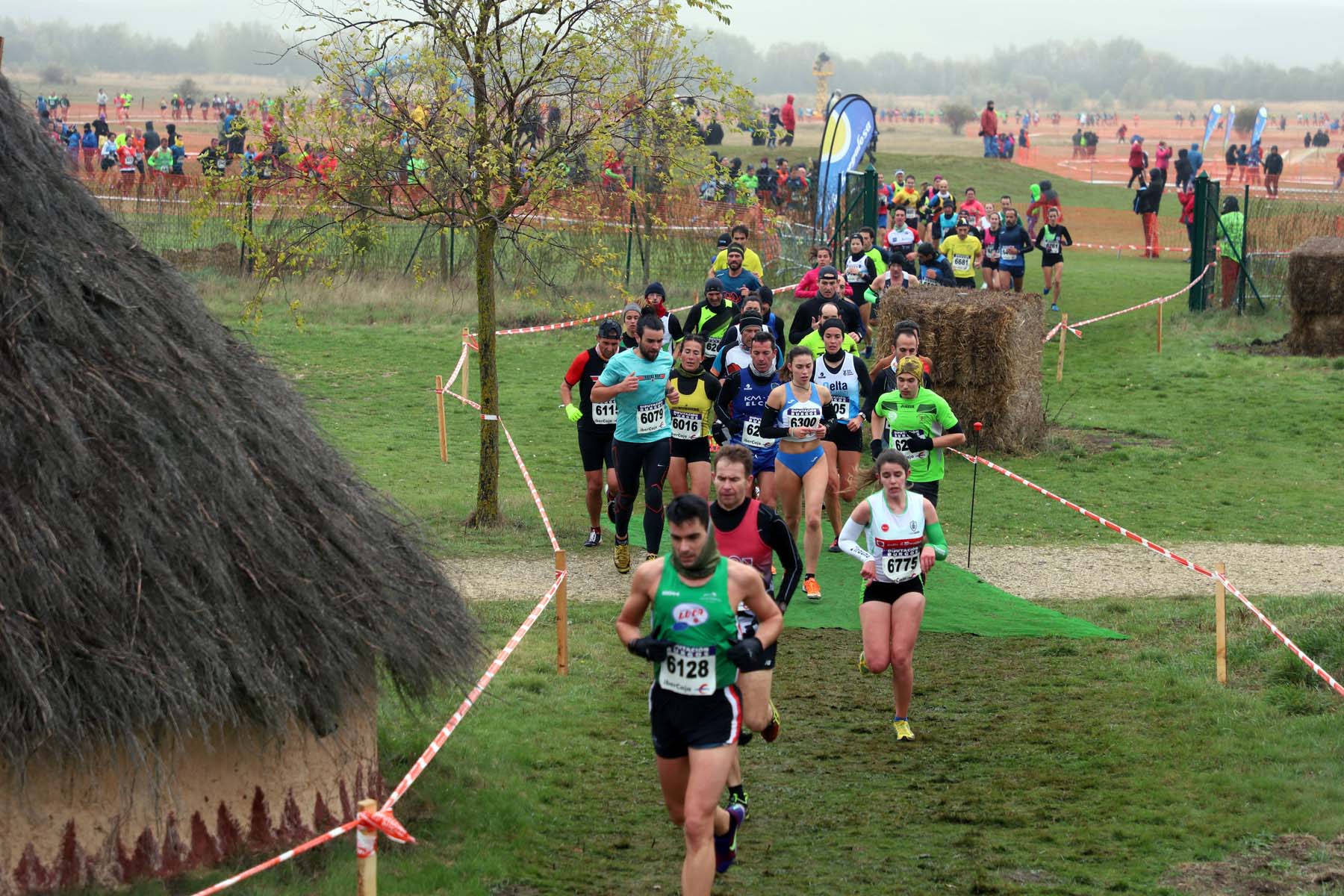 Miles de personas se han vuelto a dar cita en el circuito de Atapuerca. 