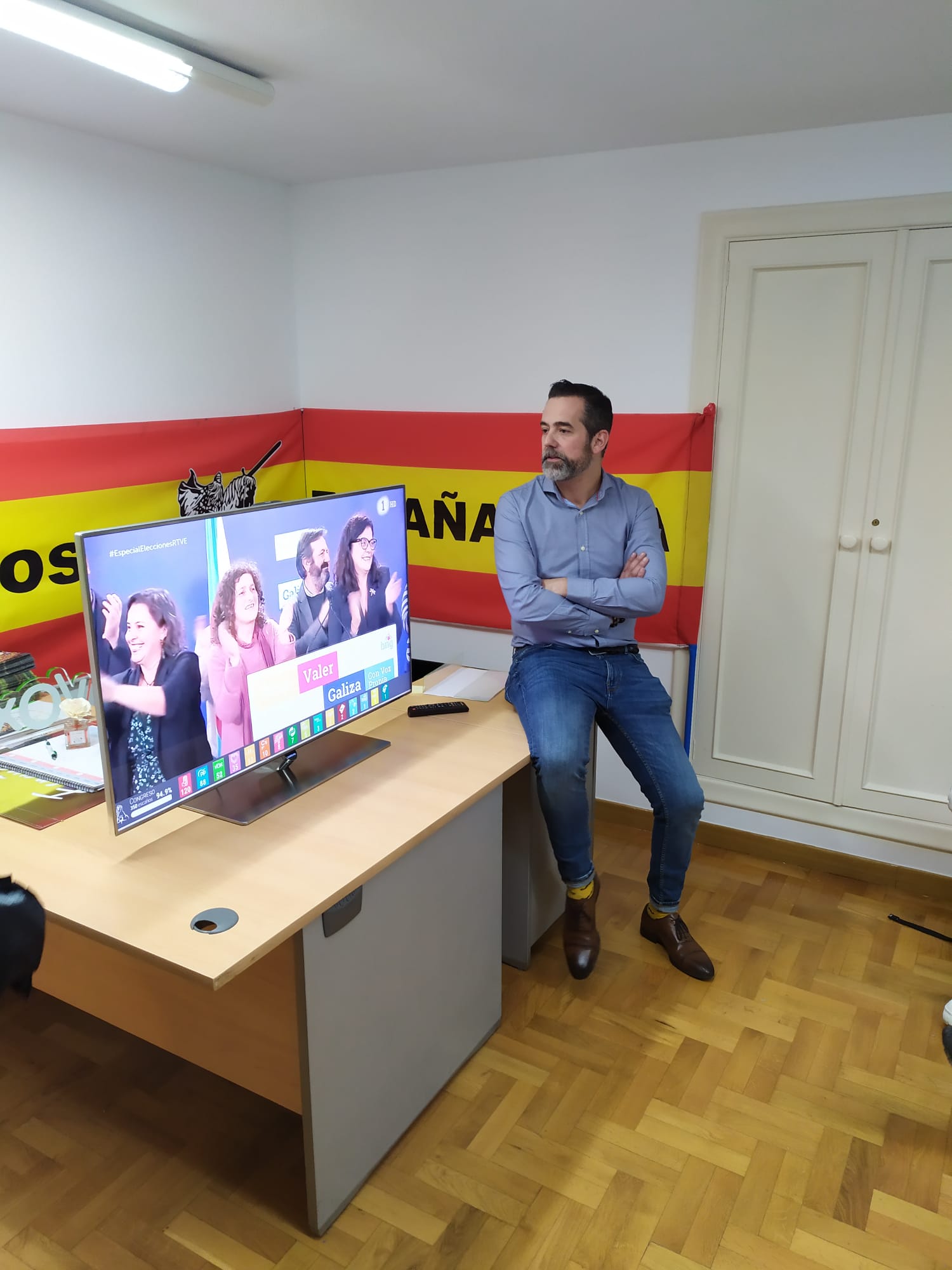 Fotos: Así siguen los partidos burgaleses el escrutinio de votos