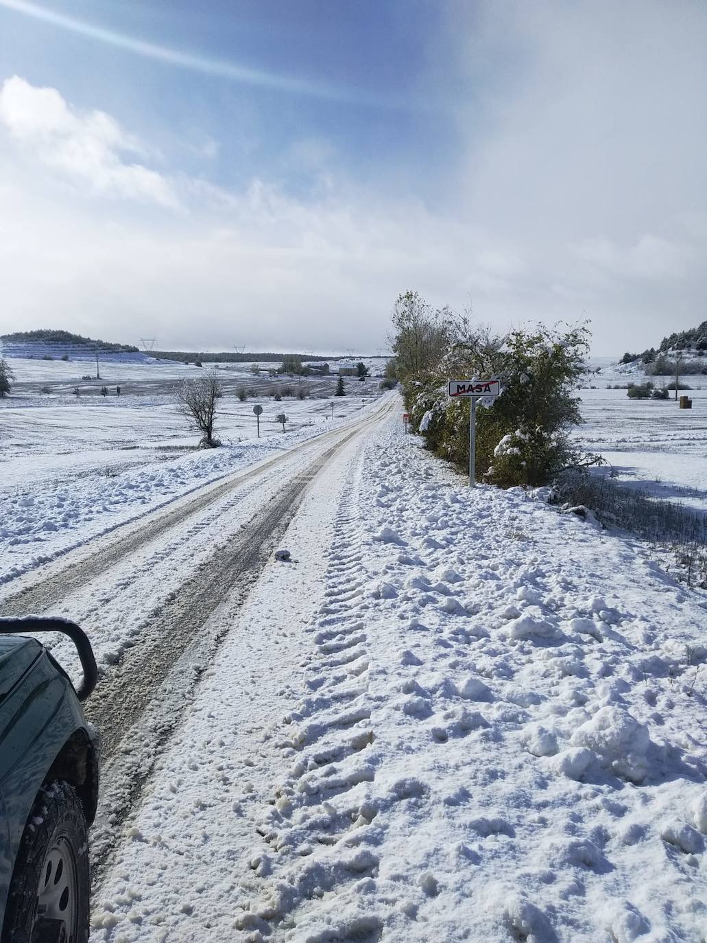 Fotos: La nieve hace acto de presencia en Burgos