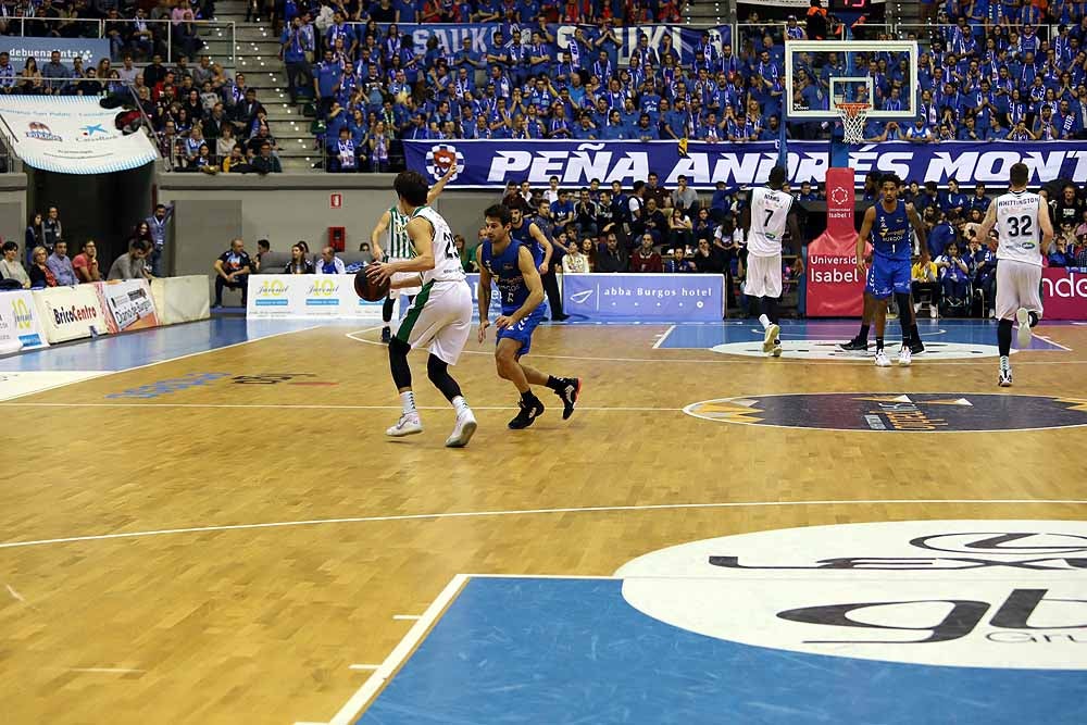 Fotos: Las mejores imágenes del partido entre San Pablo Burgos y Coosur Real Betis