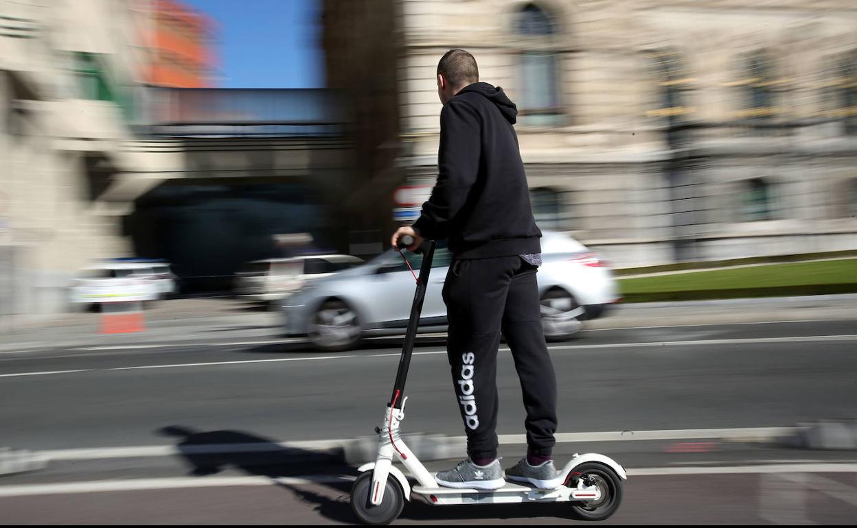 La multiplicación de la presencia de patinetes ha avivado la urgencia de la ordenanza