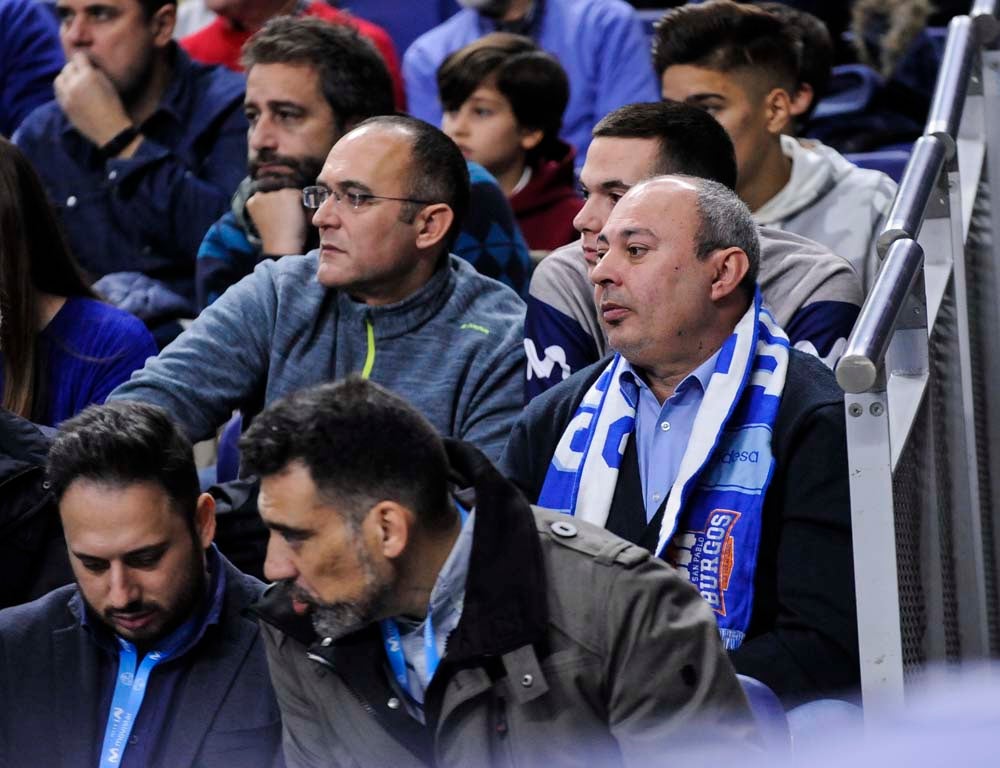 Casi un millar de burgaleses se han desplazado hasta la capital de España para ver la victoria de su equipo en el Wizink Center.