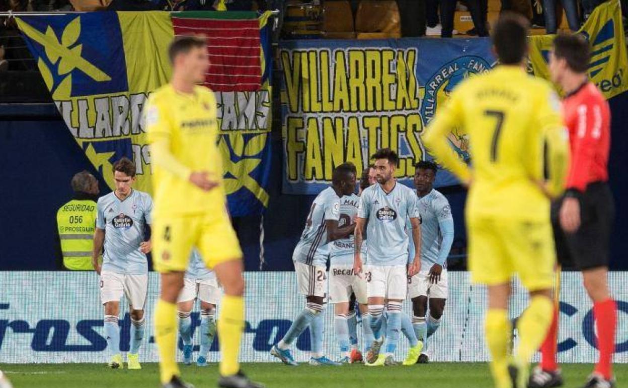 Los jugadores del Celta celebrando el primer tanto de PIone Sisto.