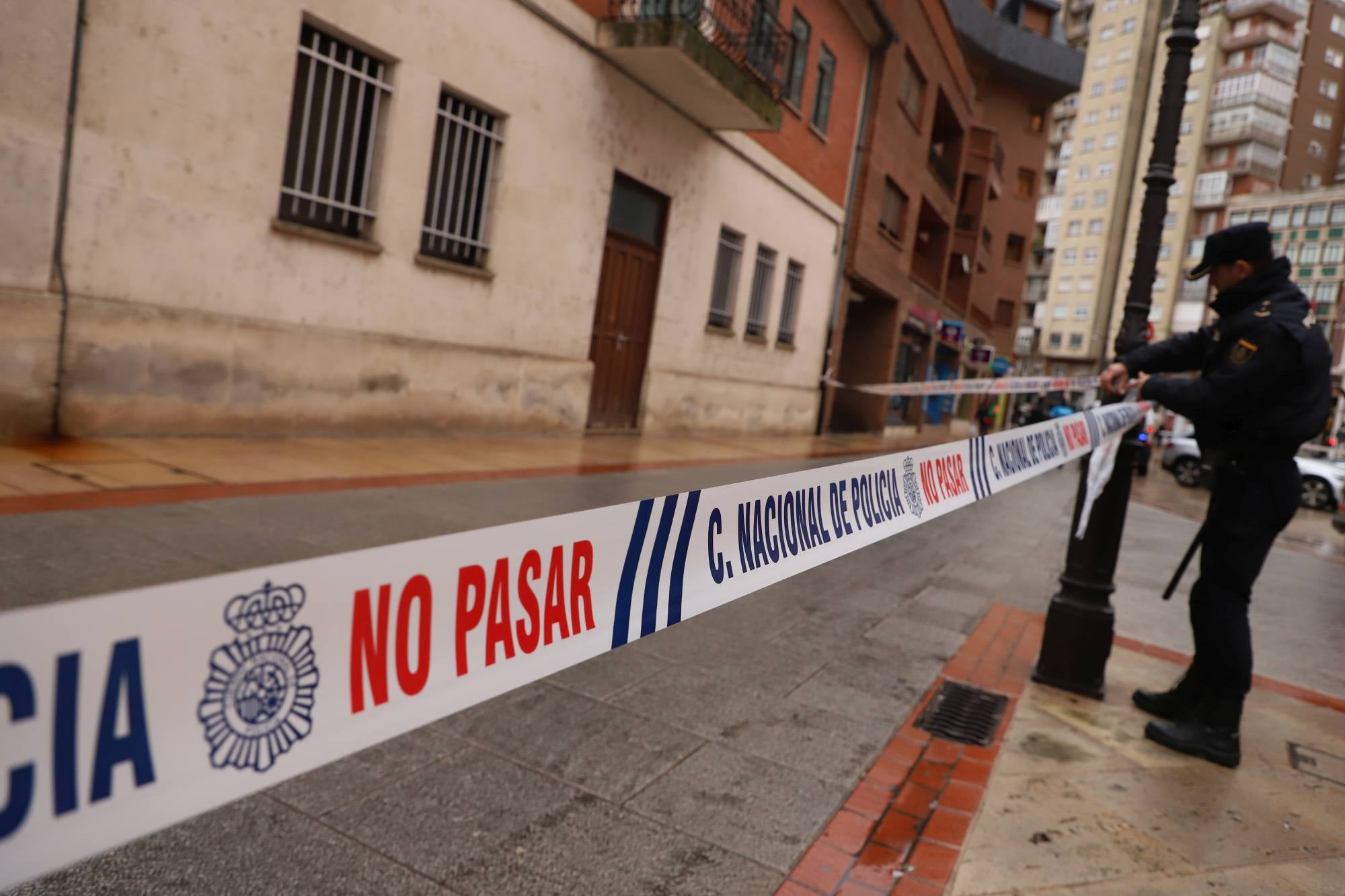 Los agentes de la Policía Nacional han acordonado la zona. 