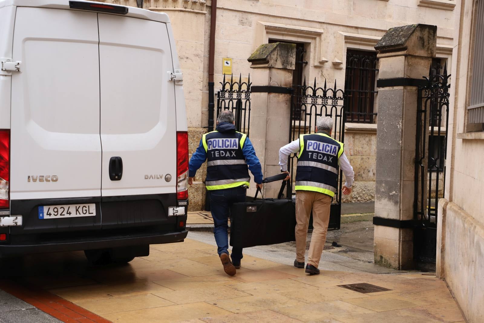 Los agentes de la Policía Nacional han acordonado la zona. 