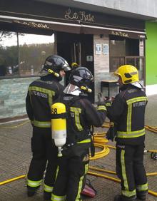 Imagen secundaria 2 - Incendio sin heridos en un bar del G3 de Burgos