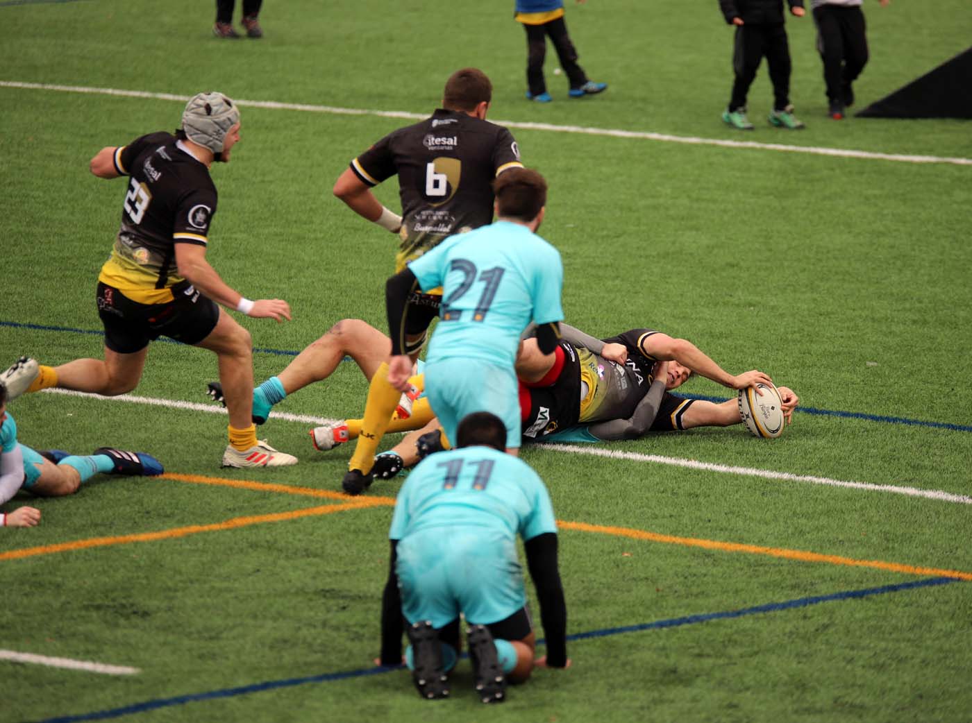 Fotos: El UBU Colina Clinic y el FC Barcelona firman tablas en San Amaro