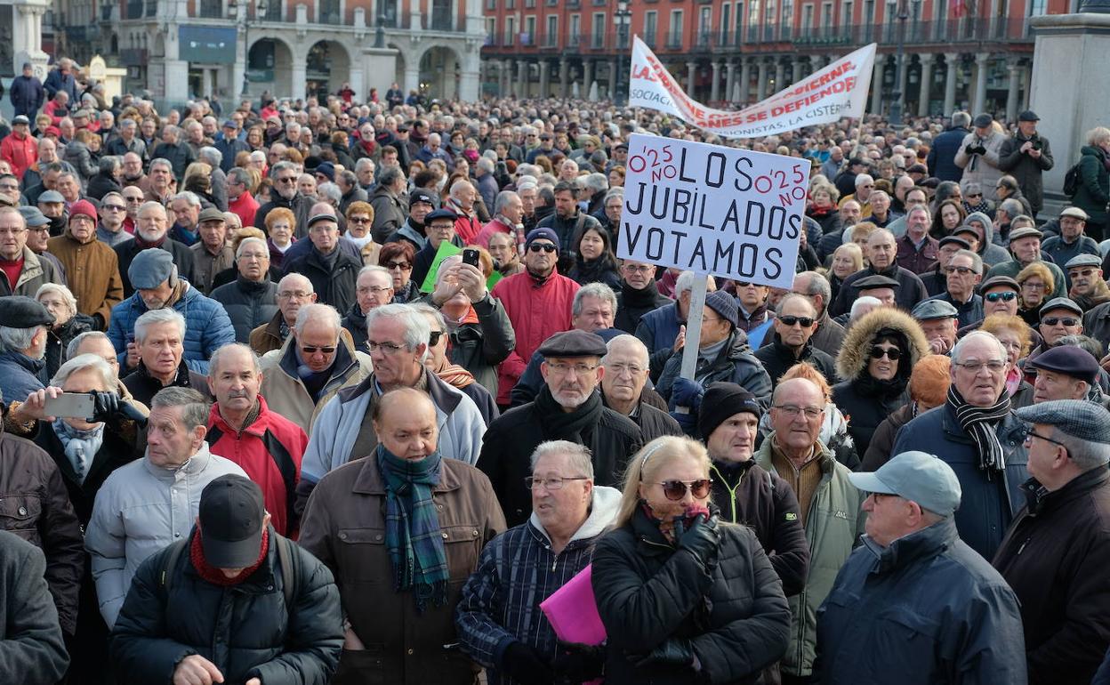 Participantes en una manifestación de jubilados celebrada en Valladolid. 