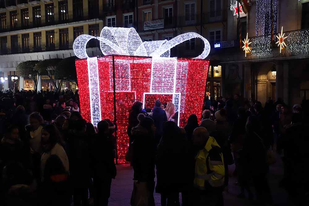 Fotos: Burgos da la bienvenidad a la Navidad con el encendido de su alumbrado