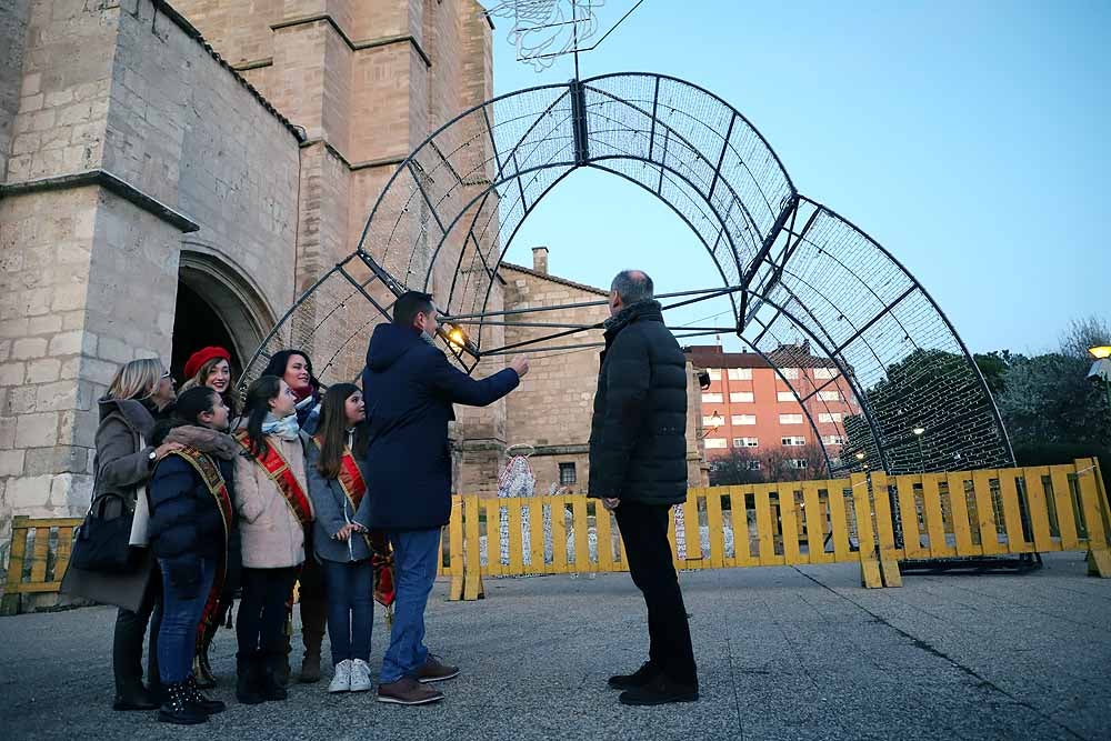 Fotos: Burgos da la bienvenidad a la Navidad con el encendido de su alumbrado