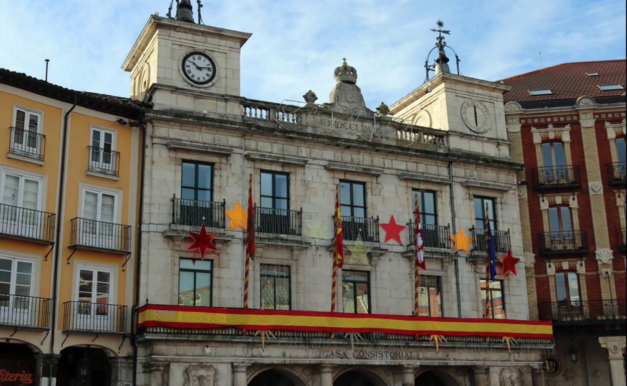 La bandera de España luce este Día de la Constitución en la Casa Consistorial