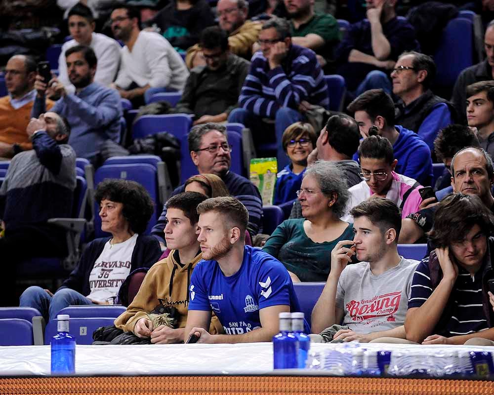 Fotos: La afición del San Pablo Burgos se ha desplazado a disfrutar del encuentro con el Real Madrid