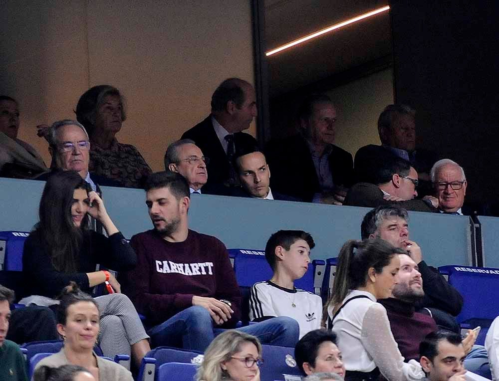 Fotos: La afición del San Pablo Burgos se ha desplazado a disfrutar del encuentro con el Real Madrid