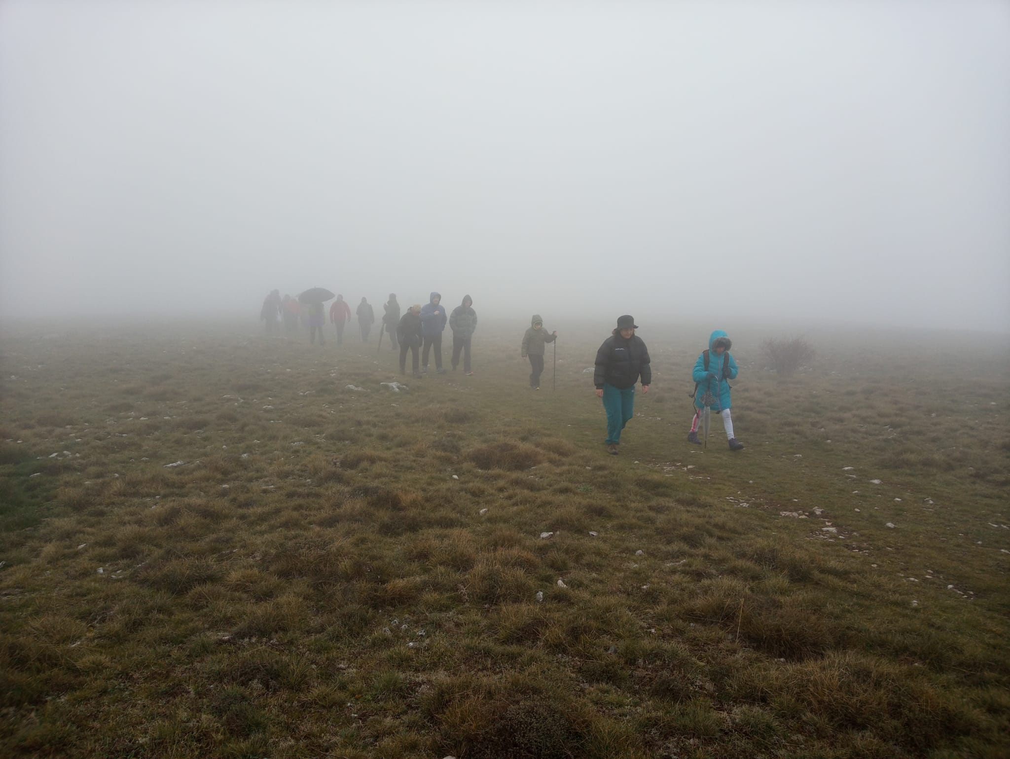 Fotos: Tradicional subida del Belén a la Peña Lara por parte de la Asociación Tierra de Lara