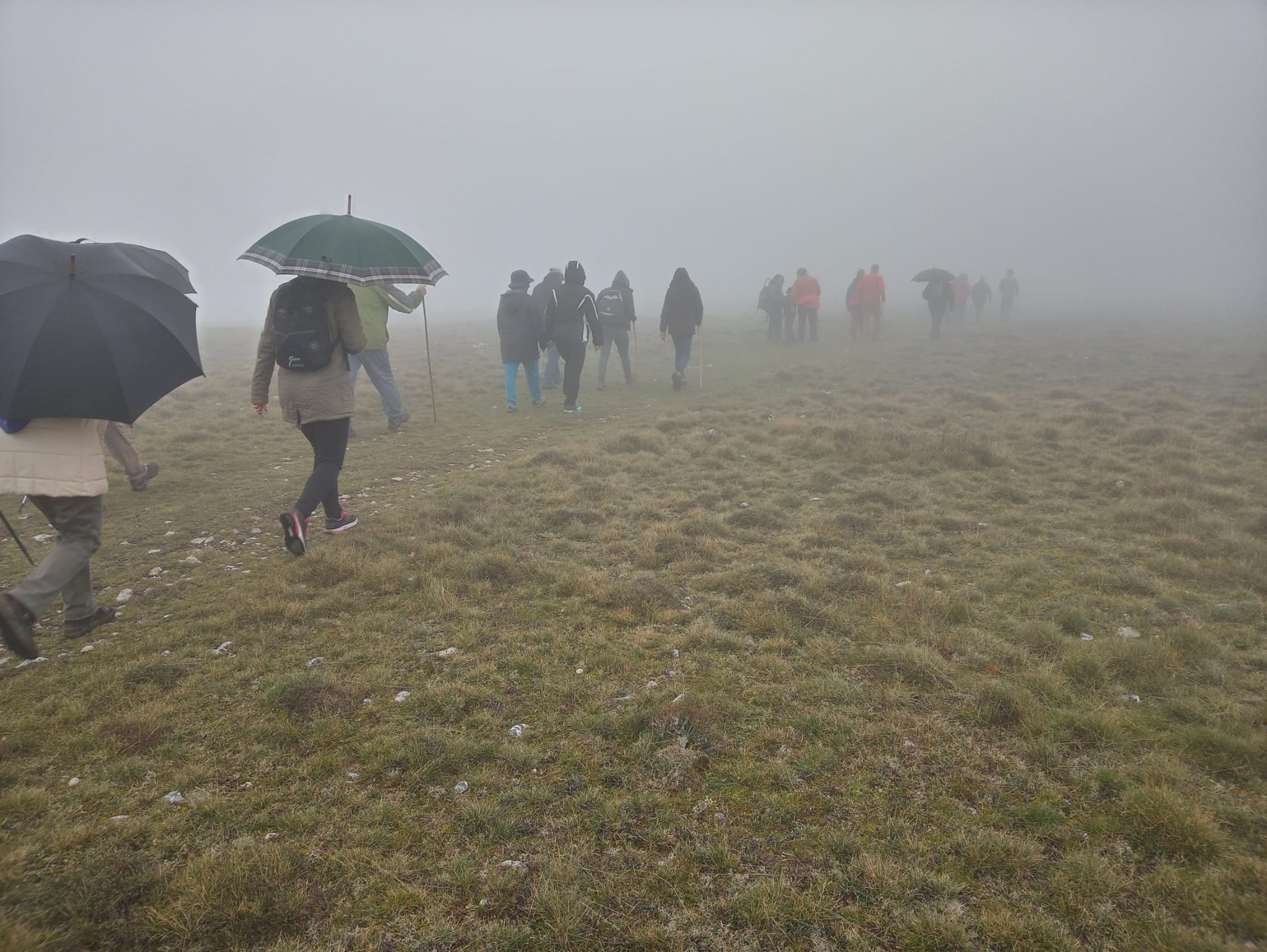 Fotos: Tradicional subida del Belén a la Peña Lara por parte de la Asociación Tierra de Lara