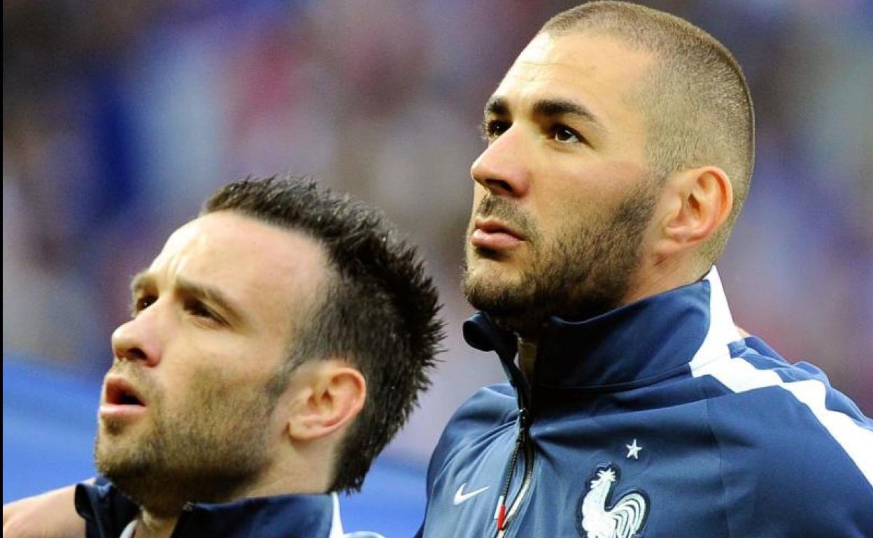 Benzema, junto a su por entonces compañero de selección Valbuena. 