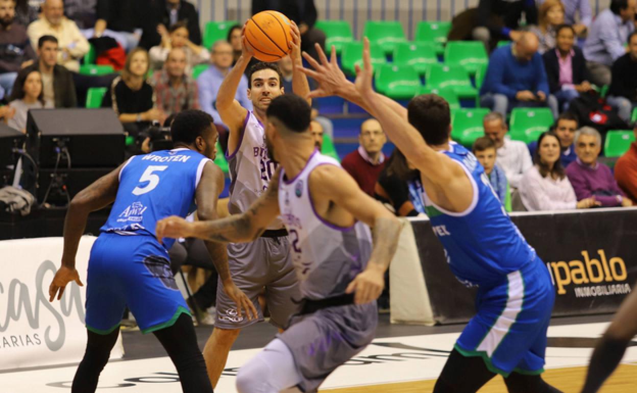 Imagen del partido del Coliseum entre el San Pablo Burgos y el conjunto polaco. 