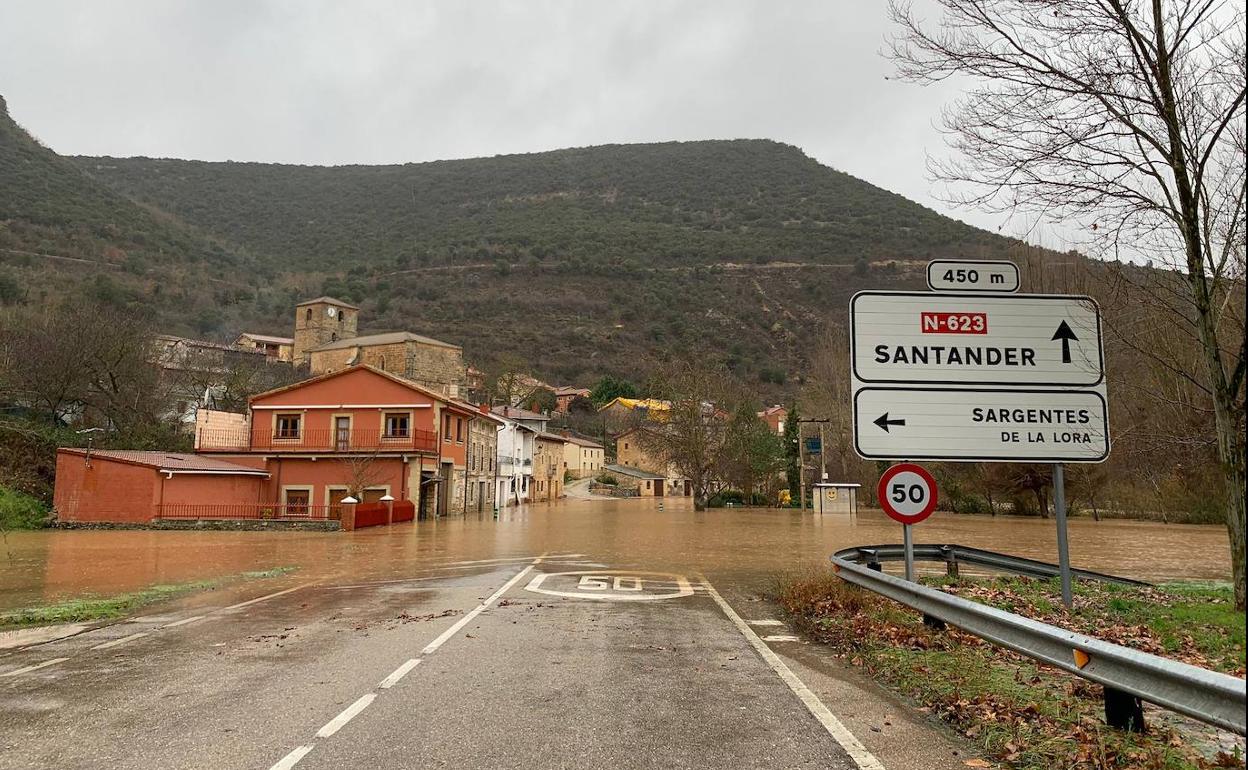 El Rudrón se desbordó en varios puntos en Covanera y San Felices. 