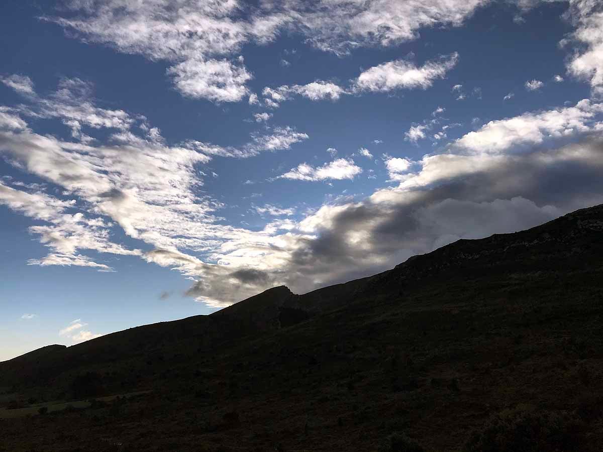 Subida del belén a la cima de la Sierra de La Tesla. 