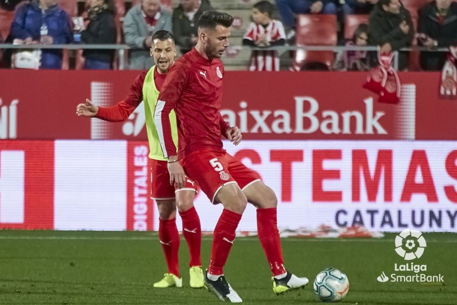 El Mirandés se adelantó en el minuto 20 y Merquelanz, ya en el anochecer, en el tiempo añadido, redondeó la victoria castellanoleonesa.