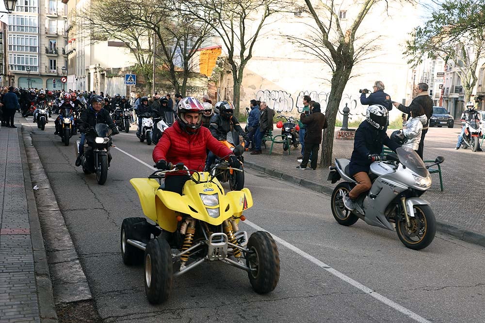 Papá Noel llega en moto