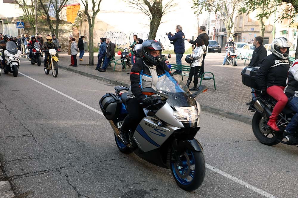 Papá Noel llega en moto