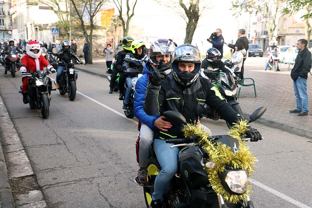 Papá Noel llega en moto